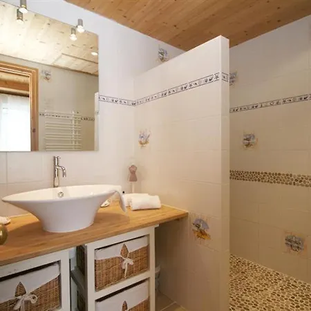 Holiday home Locations De Le Clos Rhea *